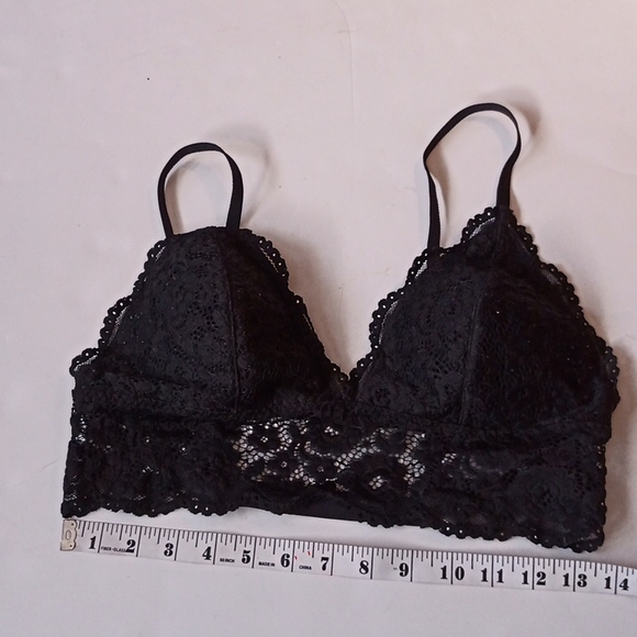❣️🔥💕 Pullover Black Embroidered Lace Bralette with Thin Removable Padded Cups - Picture 6 of 10